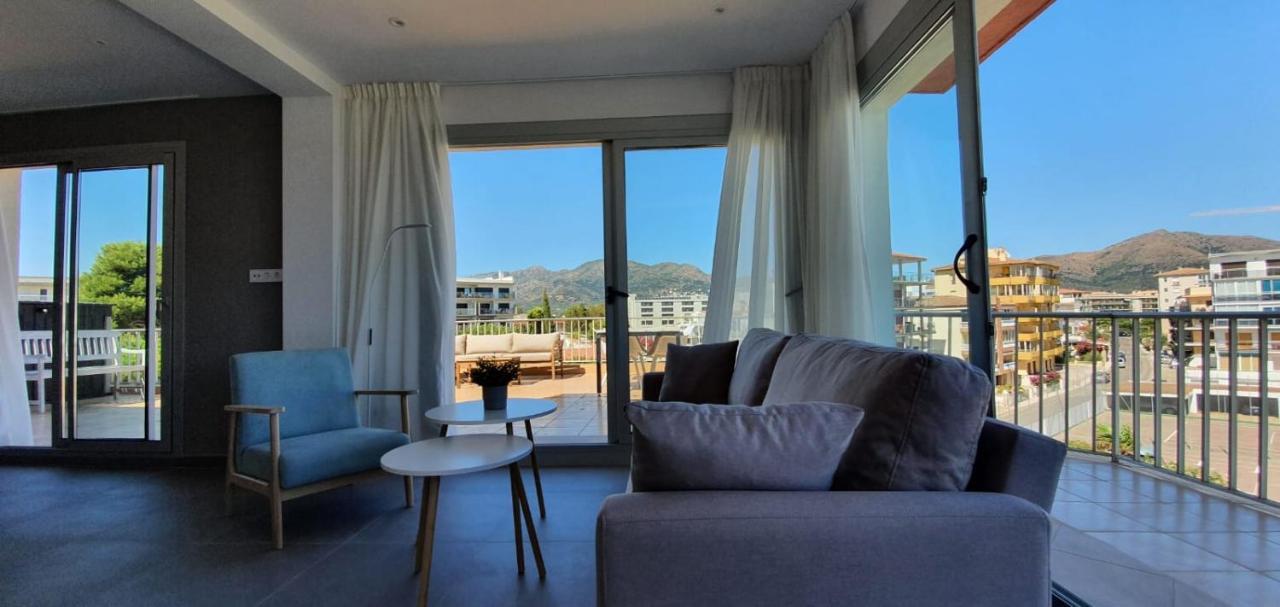 Beautiful Loft, Huge Sunny Terrace, View Over The Beach And Sea Росес Екстериор снимка